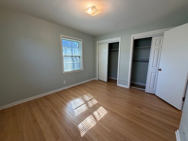 Building Photo - Charming Updated 3-Bedroom in the Heart of Alger Heights