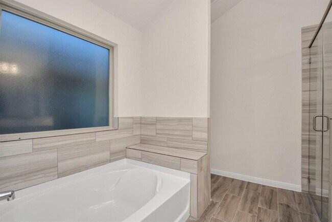 Building Photo - 6927 Escondido Dr