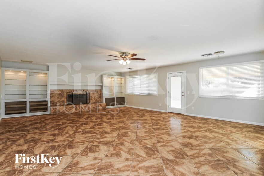 Building Photo - 4845 W Las Palmaritas Dr