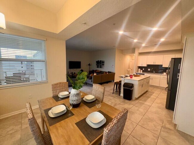 Building Photo - Fully Furnished 2/2 Luxury Storey Lake Condo near Disney with a Stunning Balcony Viiew!