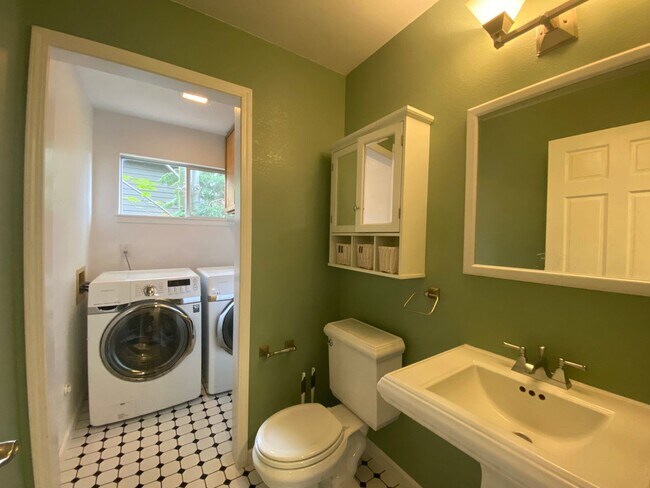 Building Photo - Great Home for rent