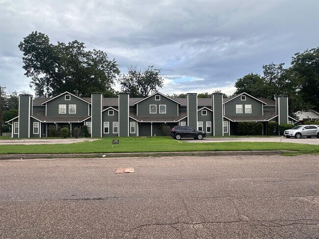 Primary Photo - 1007 Water St