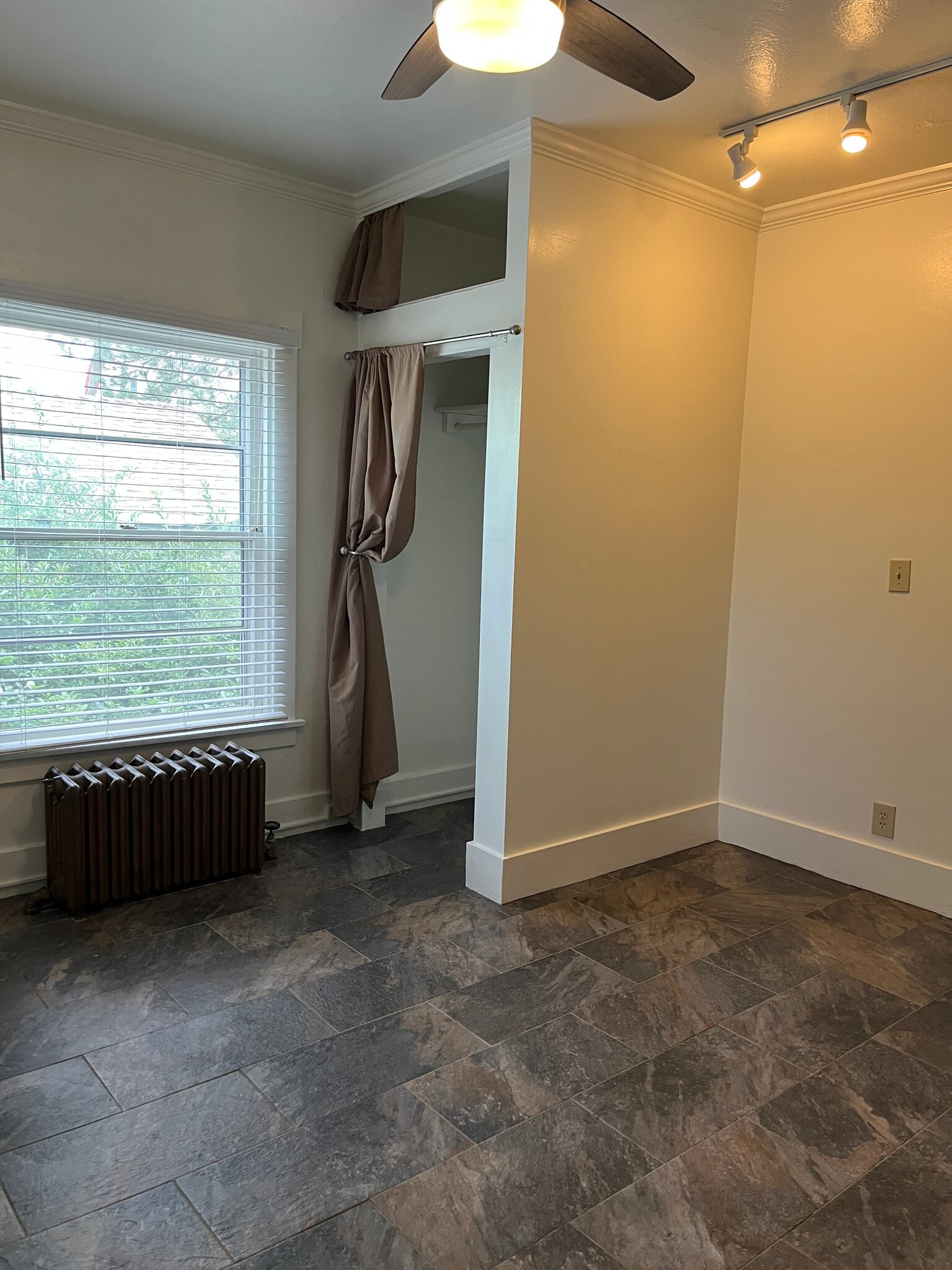 2nd bedroom closet - 1112 N Wahsatch Ave