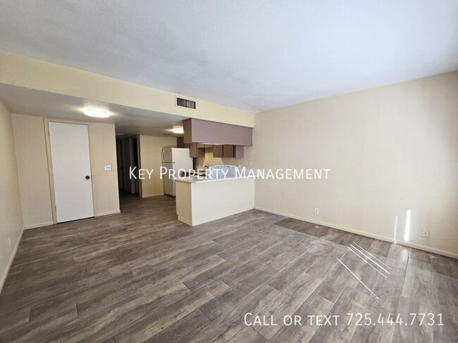 Building Photo - 2 BED, 1 BATH APARTMENT WITH OPEN FLOOR PLAN