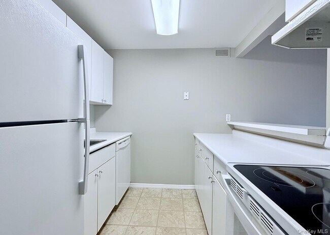 Building Photo - 123 Mamaroneck Ave