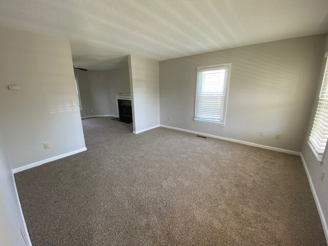 Building Photo - 7 Woodlea Ridge Ct