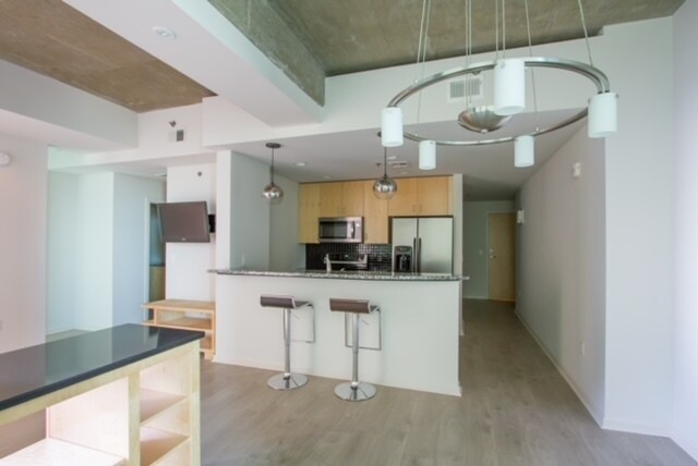 Building Photo - 415 Church St