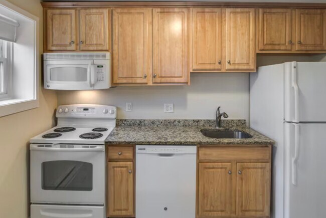 Building Photo - 204 Neponset Valley Pky