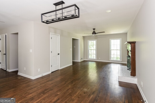 Building Photo - 2730 Cedarbrook Dr