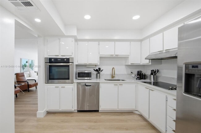 Building Photo - 3546 S Ocean Blvd