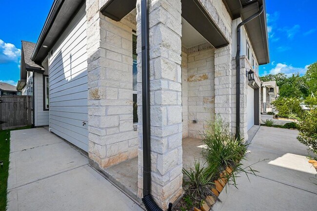 Building Photo - 1535 Cathedral Bend Drive