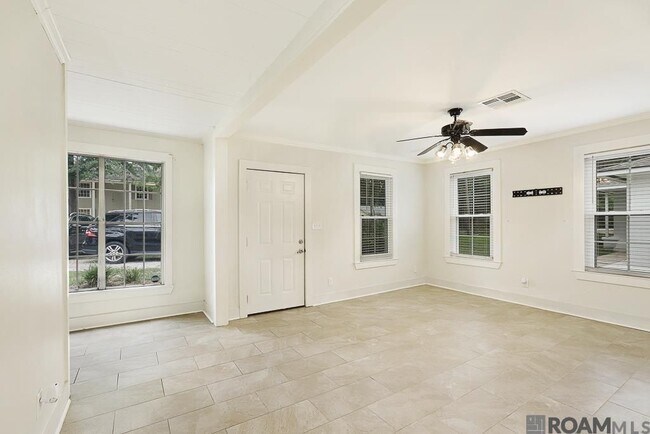 Building Photo - 4314 Mimosa St