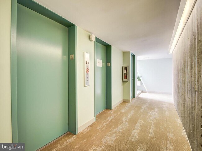 Building Photo - 11400 Washington Plaza W