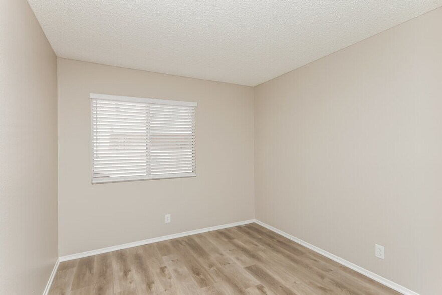 Building Photo - 4259 Hebron Dr