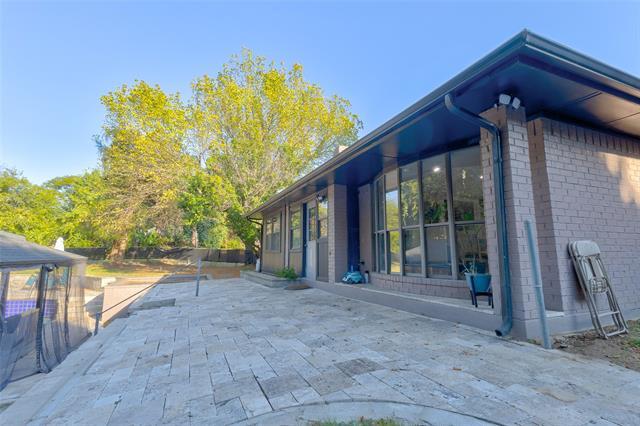 Building Photo - 175 E Pleasant Run Rd