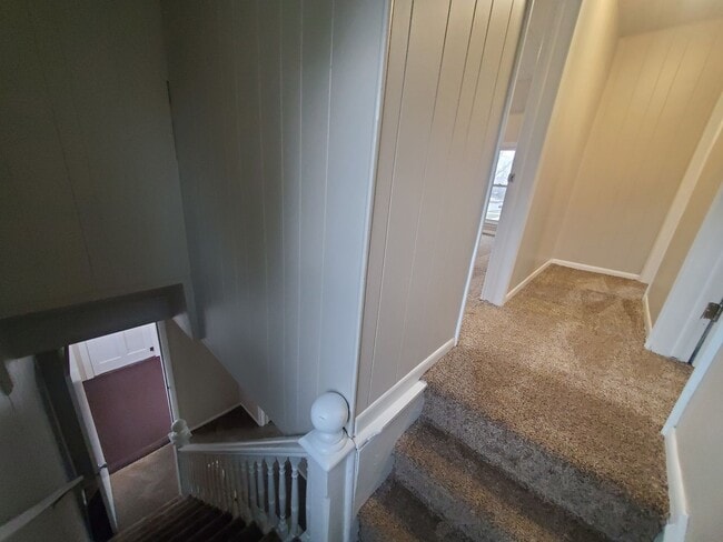 Building Photo - 4 Bedroom, 1 Bathroom home just South of Downtown!