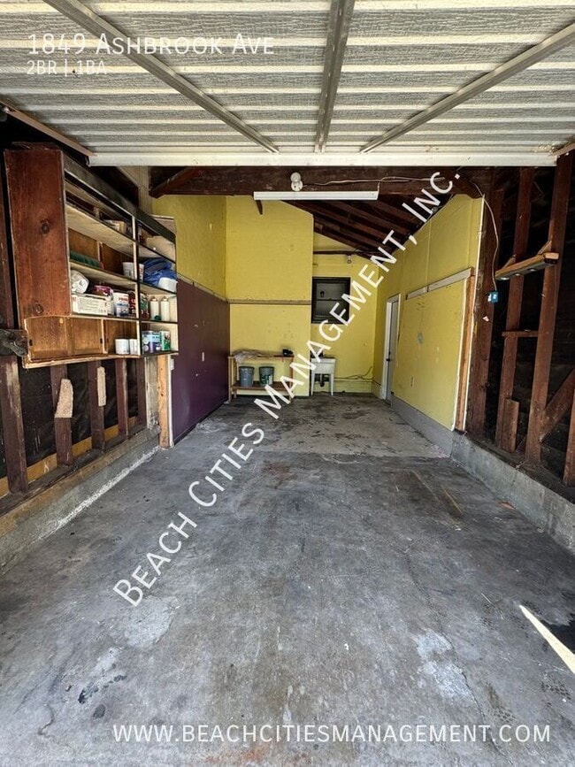 Building Photo - 1849 Ashbrook Ave