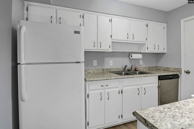 Building Photo - 331 W Main St