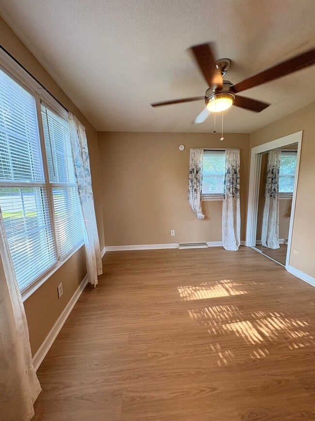 Building Photo - Charming 4-Bedroom Home with Basement and ...