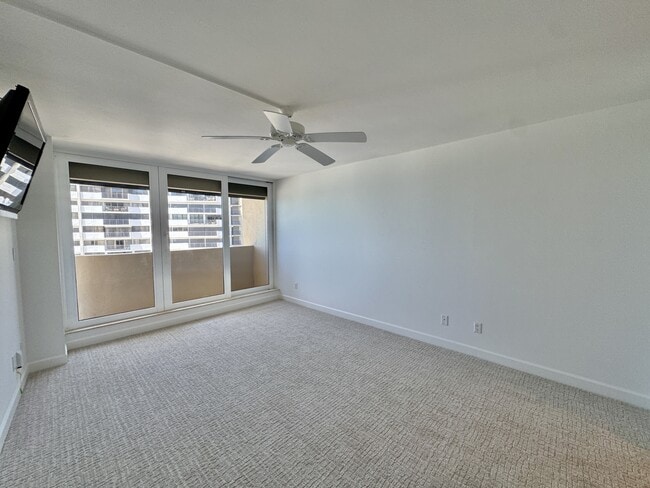 Building Photo - 4001 Gulf Shore Blvd N