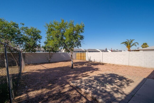 Building Photo - 808 N 95th Dr