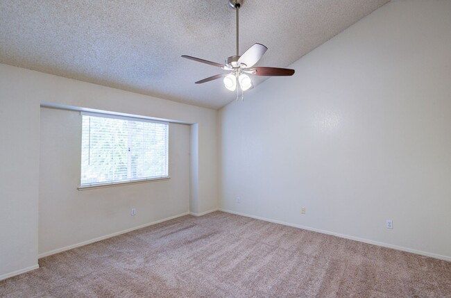 Building Photo - 1761 E Jordan Ave