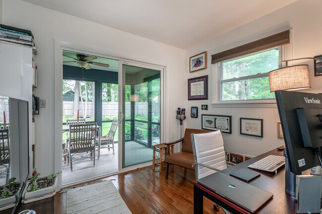 Building Photo - 17 Rhynus Rd