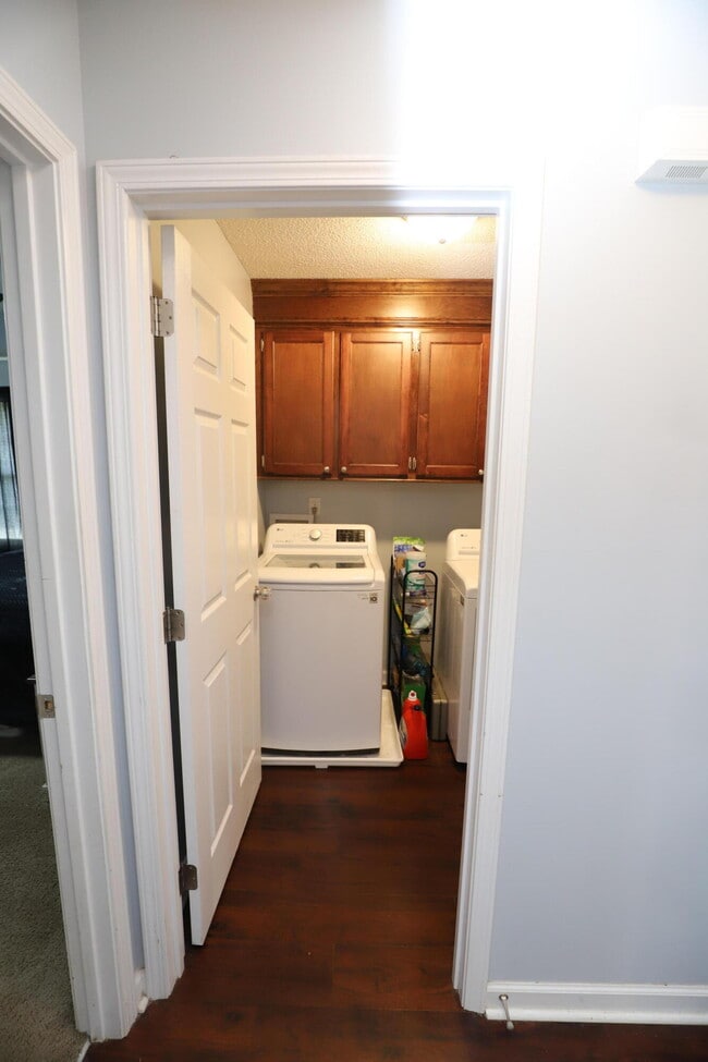 Building Photo - 4370 Excursion Dr