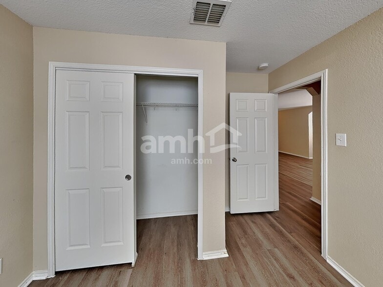 Building Photo - 12322 Mountain Pne