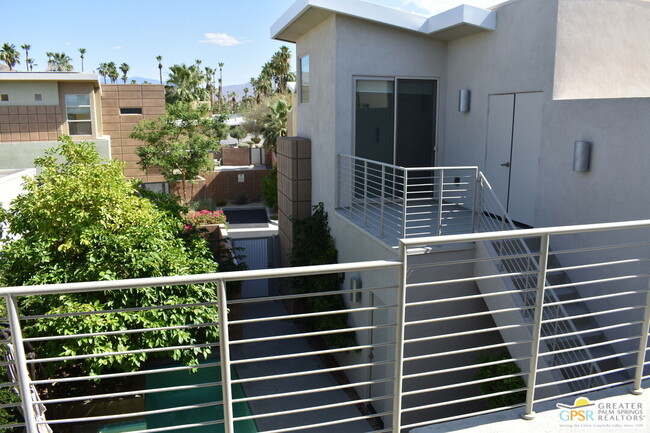 Building Photo - 938 Oceo Cir S