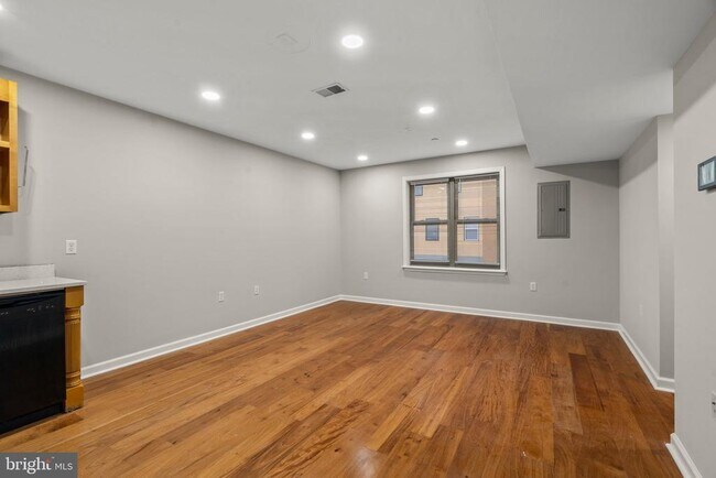 Building Photo - 1430 N Carlisle St