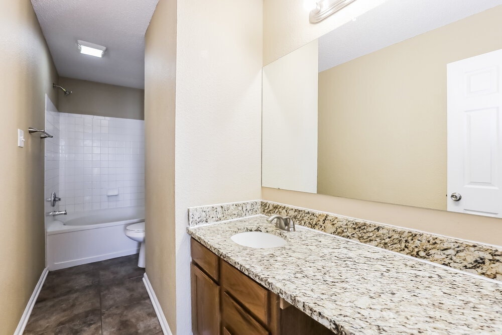 Building Photo - 5959 Redcliff S Ln