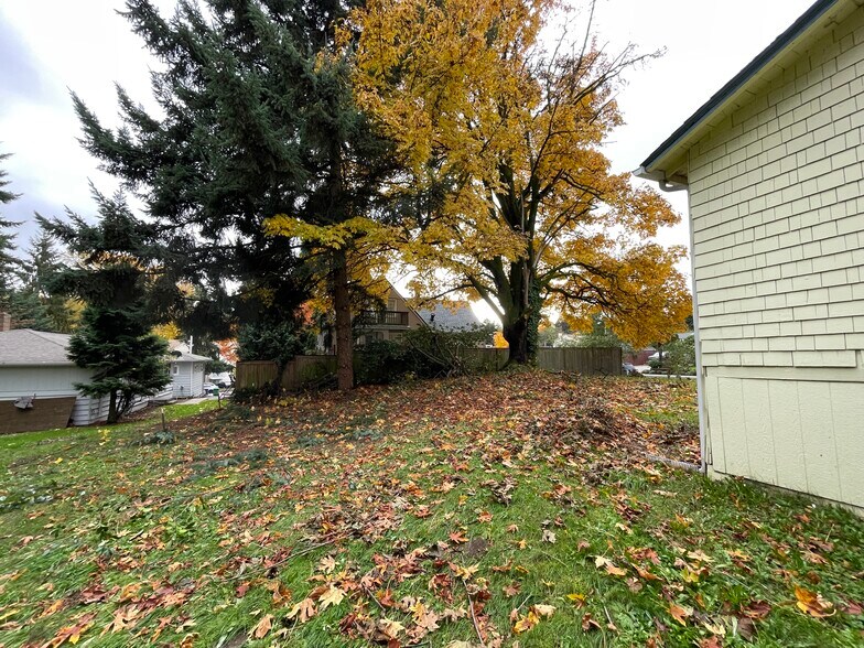 Building Photo - 15210 42nd Ave S