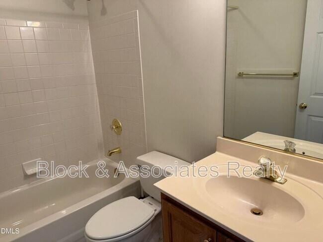 Building Photo - 111 Ayelsford Dr