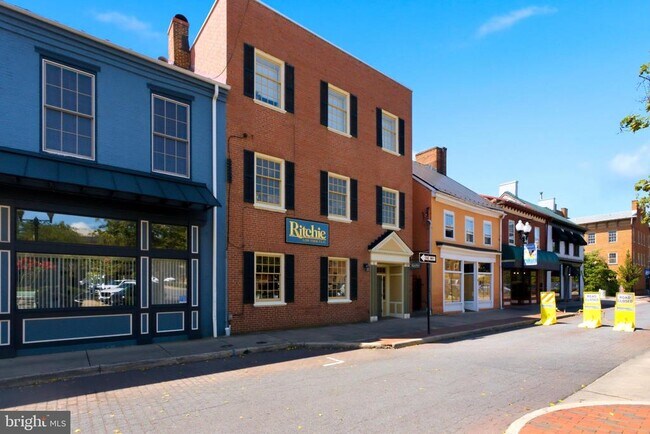 Building Photo - 25 E Boscawen St