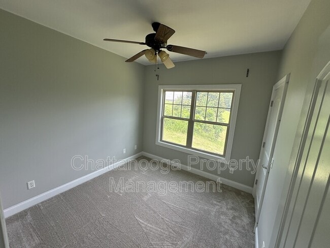 Building Photo - 9936 Falcon Crest Dr