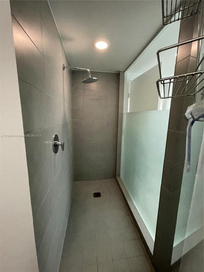 Building Photo - 92 SW 3rd St