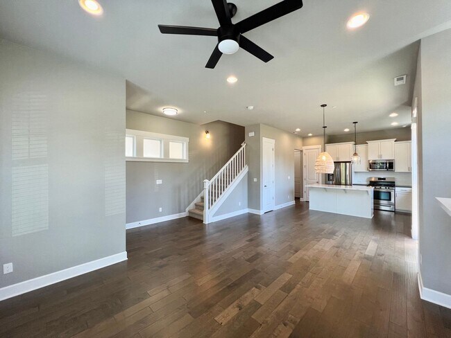 Building Photo - Luxury and Convenience Awaits in this Stunning 3 Bedroom, 2.5 Bathroom House with Abundant Parkin...