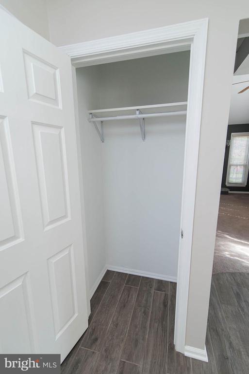 Building Photo - 239 Oakridge Dr