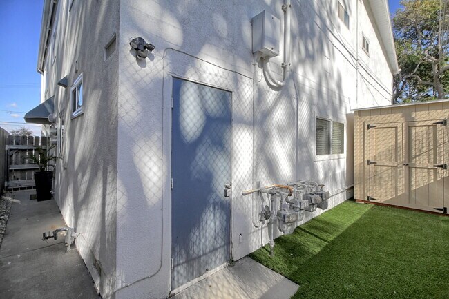 Building Photo - Charming 1-Bedroom Oasis on Highland Drive, Oxnard - Silver Strand