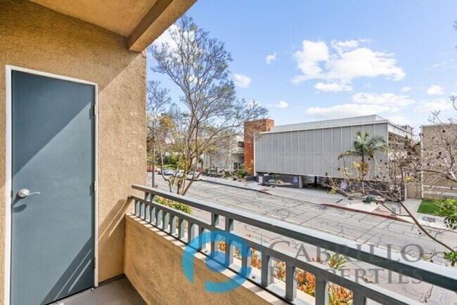 Building Photo - 2330 1st Ave