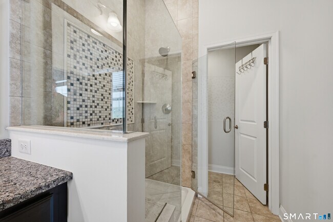 Building Photo - 15 Moorland Dr