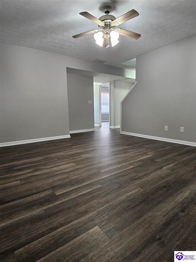 Building Photo - 118 Twin Lakes Dr