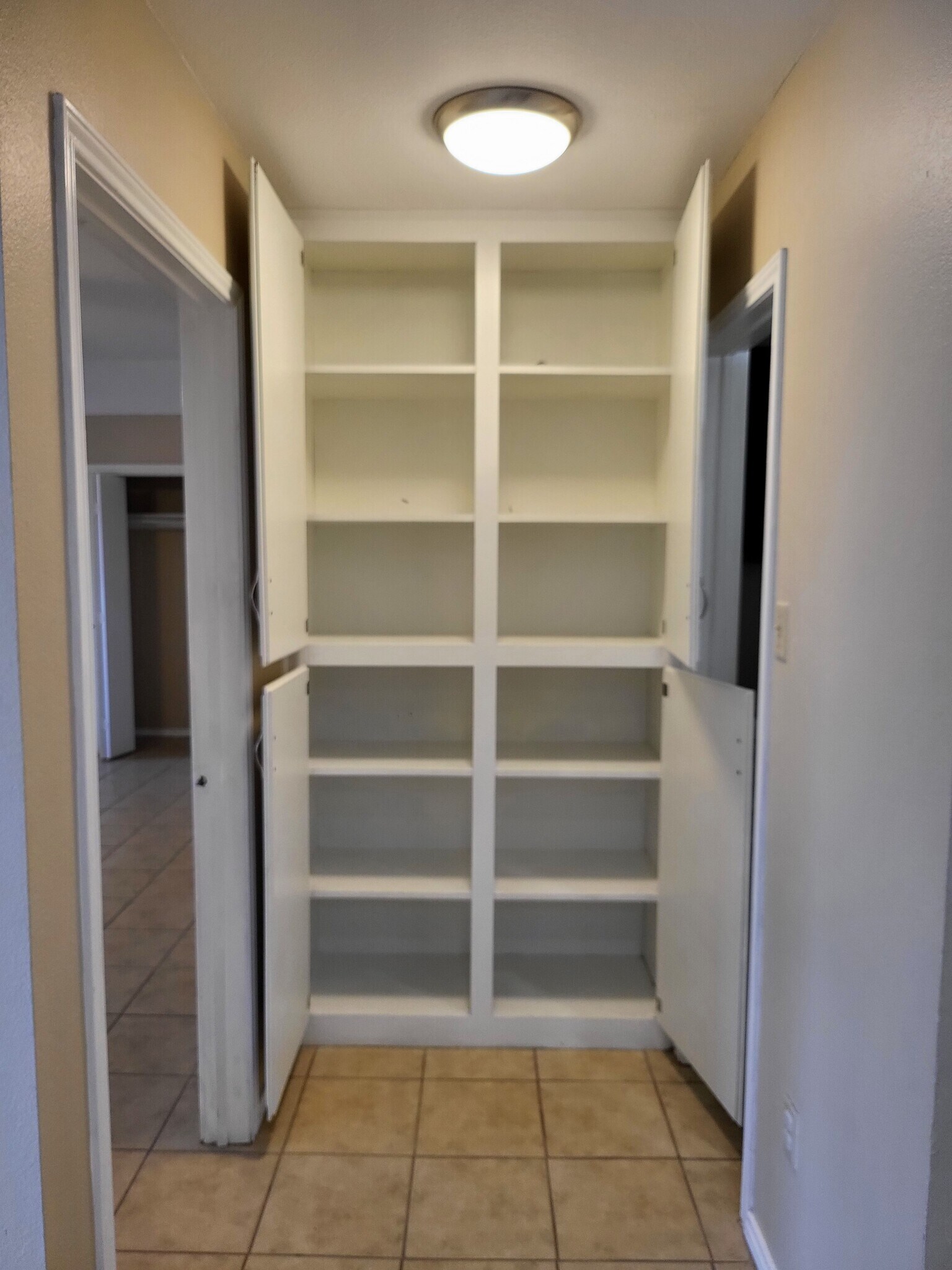 Building Photo - 2401 S Jackson Rd