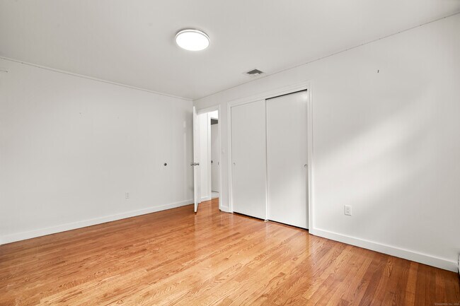 Building Photo - 3840 Black Rock Tpke