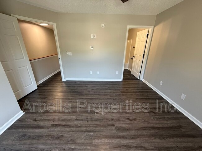 Building Photo - 1735 Blakewood Ct