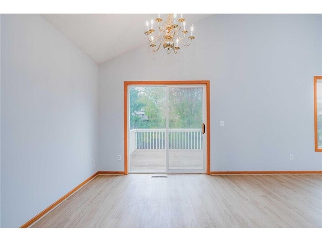 Building Photo - 916 Parkside Blvd