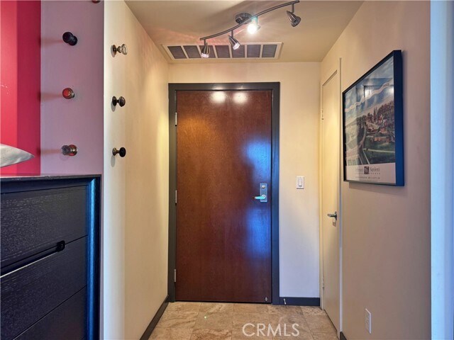 Building Photo - 400 W Ocean Blvd