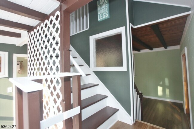 Building Photo - 56 Rogerene Way