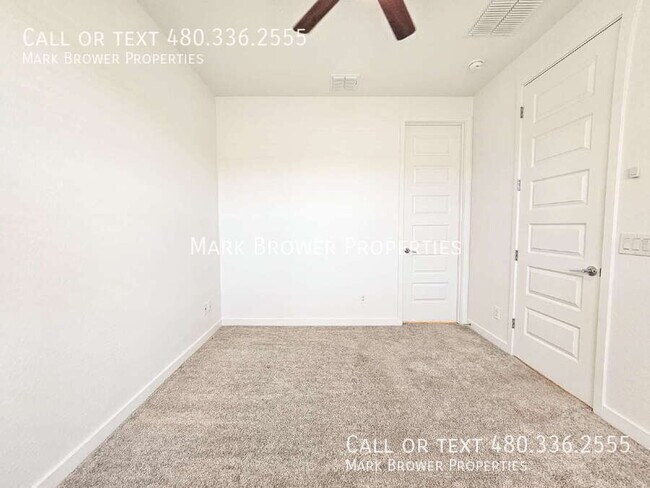 Building Photo - 4021 E Arabian Dr